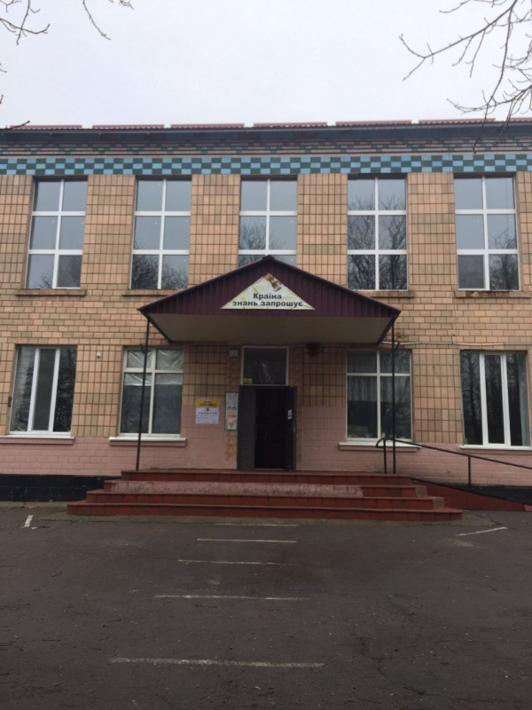 В ОЗ &quot;ТИШКІВСЬКИЙ ЛІЦЕЙ&quot; замінили вікна у спортивній залі