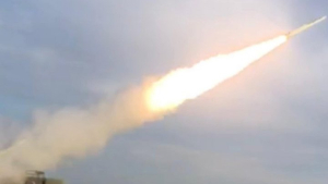 Над Кропивницьким працювали сили ППО. Пошкоджені будинки та машина