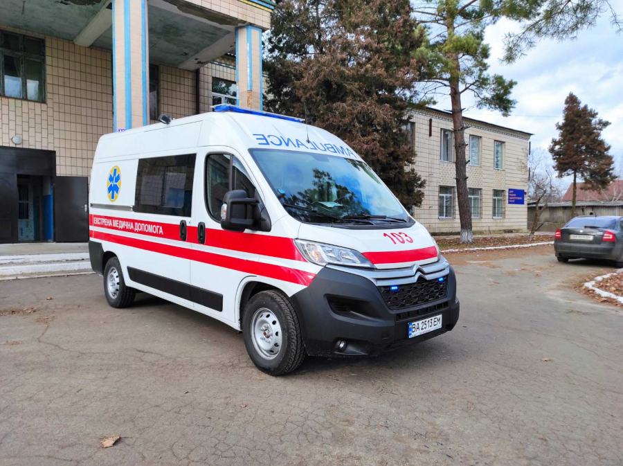 Громада отримала новий автомобіль «швидкої»