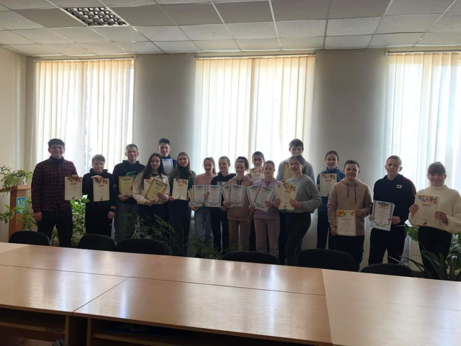 В ОЗ &quot;ТИШКІВСЬКИЙ ЛІЦЕЙ&quot; нагородили переможців предметних олімпіад