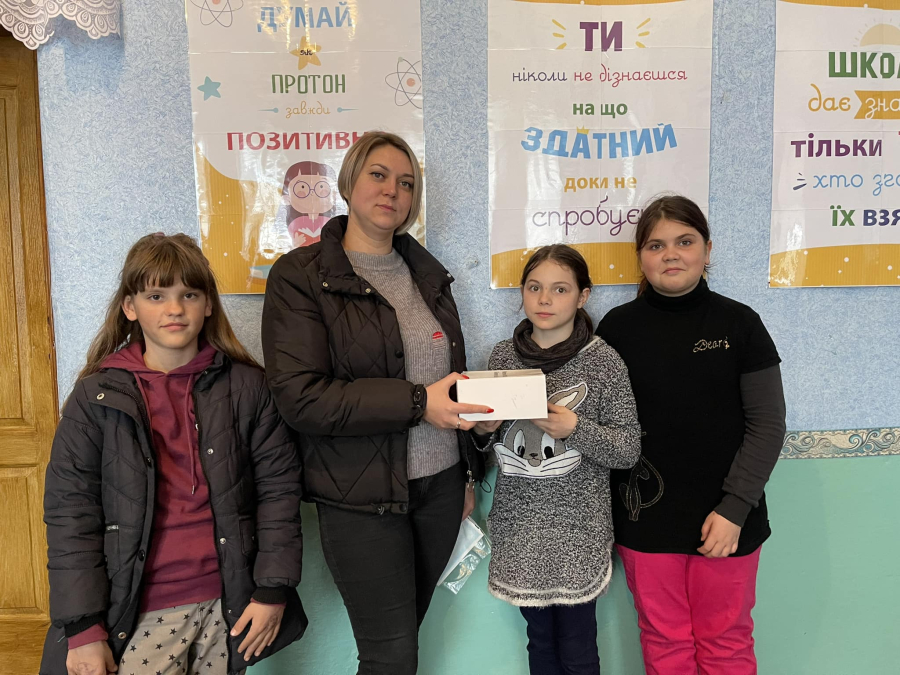 Шкільна молодь продовжує волонтерити
