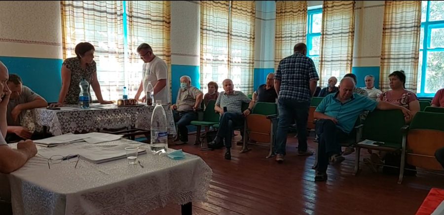 «Зухвало-ганебні рішення Завалка»: апарат сільради продовжує отримувати премії