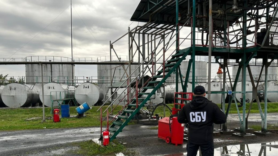 На Закарпатті кум Медведчука тримав підпільний завод з виробництва пального - прокуратура