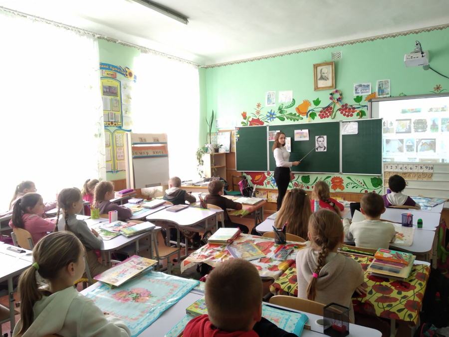 Студентка педуніверситету Альона Швець пройшла педагогічну практику на базі ОЗ &quot;ТИШКІВСЬКИЙ ЛІЦЕЙ&quot;