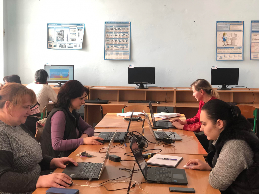 Тишківські вчителі долучилися до рекорду