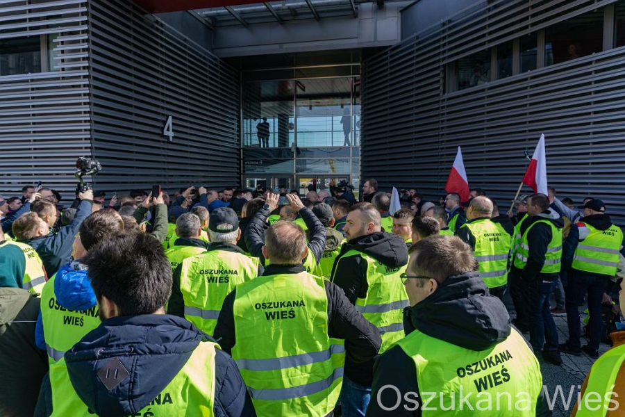 Польща. Фермери поставили владі ультиматум. Погрожують зірвати візит Зеленського