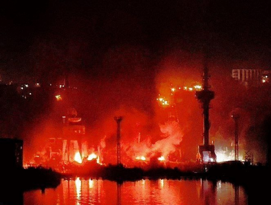 У Севастополі пошкоджено великий десантний корабель та підводний човен — розвідка